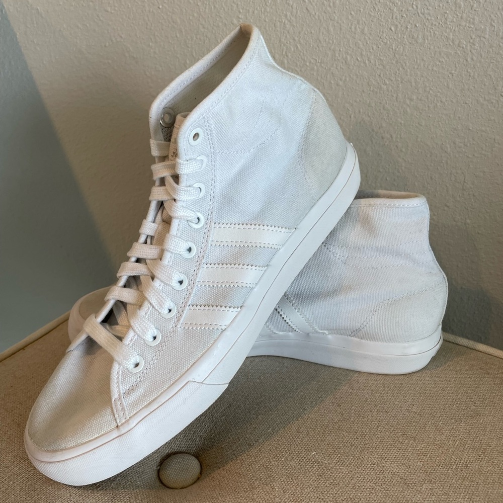 Mens size 9 white adidas